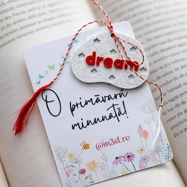 Martisor inovator printat 3D, dream cu stelute simbol pe carton ilustrat "O primavara minunata", Cadou 1 Martie, Ziua Mamei, alb marble cu rosu, cu card si snur de martisor (copie) 2 Martisor inovator printat 3D, dream cu stelute simbol pe carton ilustrat "O primavara minunata", Cadou 1 Martie, Ziua Mamei, alb marble cu rosu, cu card si snur de martisor (copie)